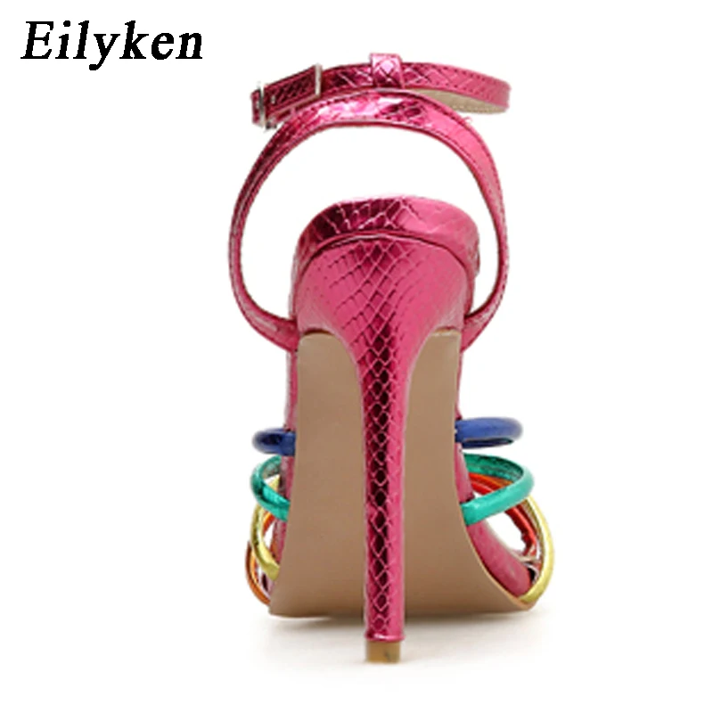 Eilyken/модные босоножки на высоком каблуке; вечерние женские туфли с открытым носком и пряжкой; коллекция года; сезон лето; блестящий сияющий цвет радуги; женские босоножки Обувь