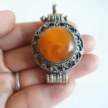 Tibetano Joyas de plata Tibetana Con Incrustaciones de TGB093 Simulent Amer Cera Ronda caja Oración Tíbet amuleto Ghau