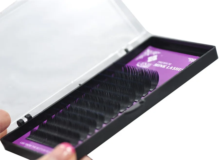 false eyelash extension