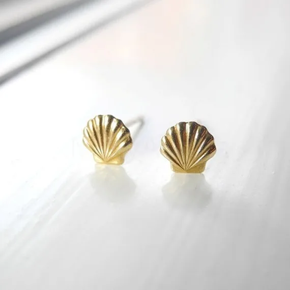 

Sea Clam Shell Earring Beach Ocean Nautical Ariel Mermaid Conch Seashell Earrings Geometric Sector Studs Earrings Jewelry