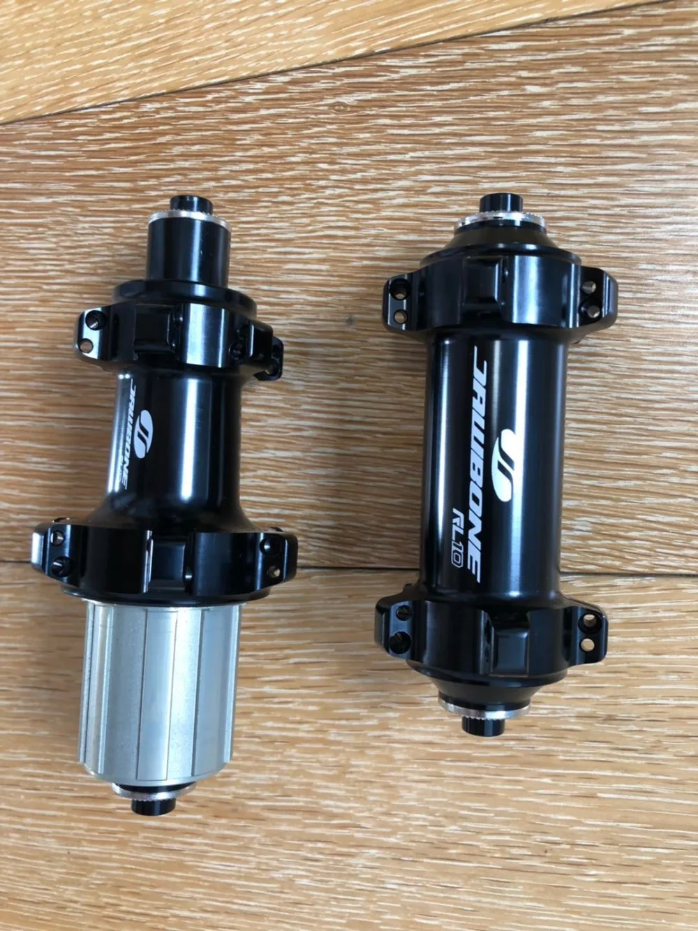 

JAWBONE XR1.0 Aluminum RACING Bike Hub 6PAWLS 72CLICKS EXTRA LIGHT STRAIGHT PULL ROAD BIKE HUB 20H/24H 11S ROAD RACING HUBSETS