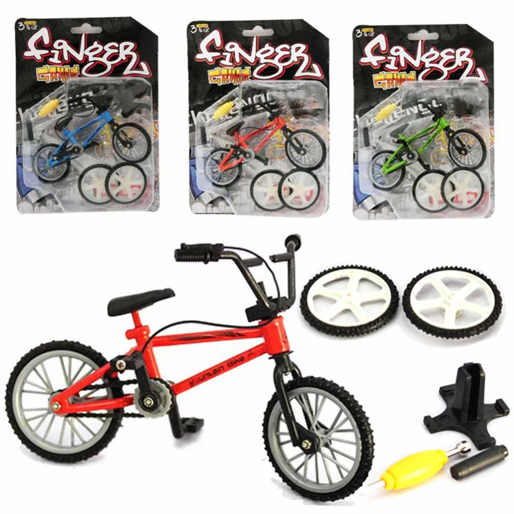 Mini Finger Bicycle Flick with Riders Random Color Finger