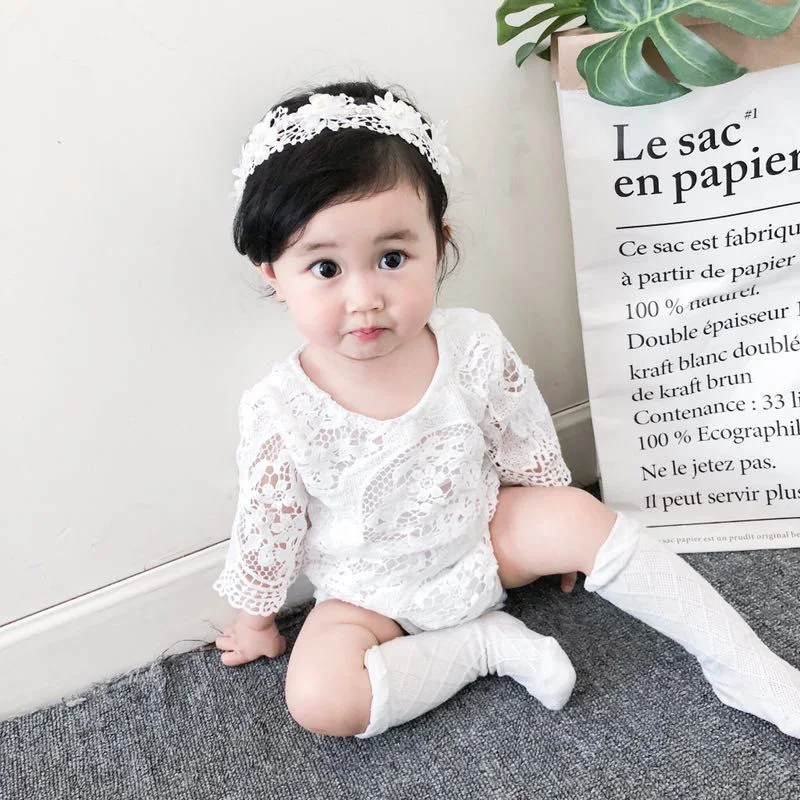 

Lovely Baby Girls White Cotton ruffles Sleeve Romper Sweet style Infant Lace Jumpsuit Clothes Sunsuit Outfits For 0-2Y NBB0233
