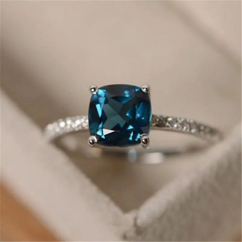 

Blue Stone Wedding Ring Couple Ring Love Silver Color Rings for Women Fashion Jewelry Women Gifts Anillos Mujer E5C136
