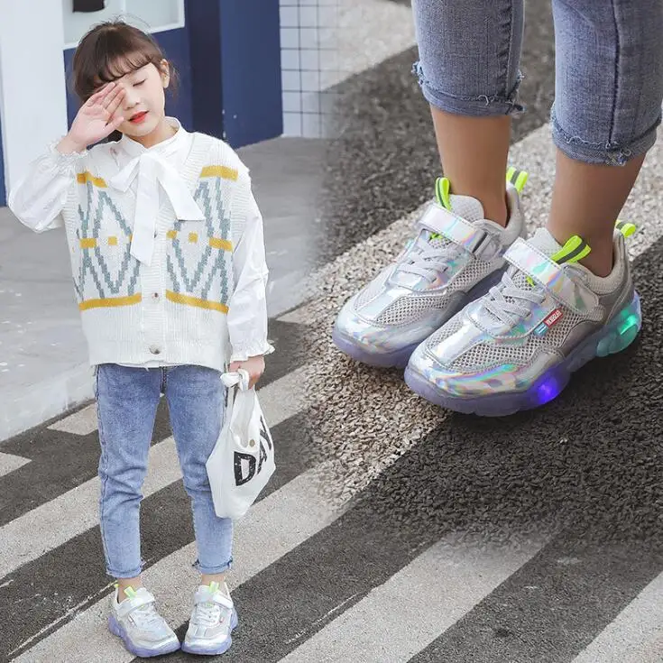 

New Summer Kids Led Shoes Fashion Glowing Sneakers For Girls Boys Mesh Children Shoes Led Luminous Shoes Sneakers