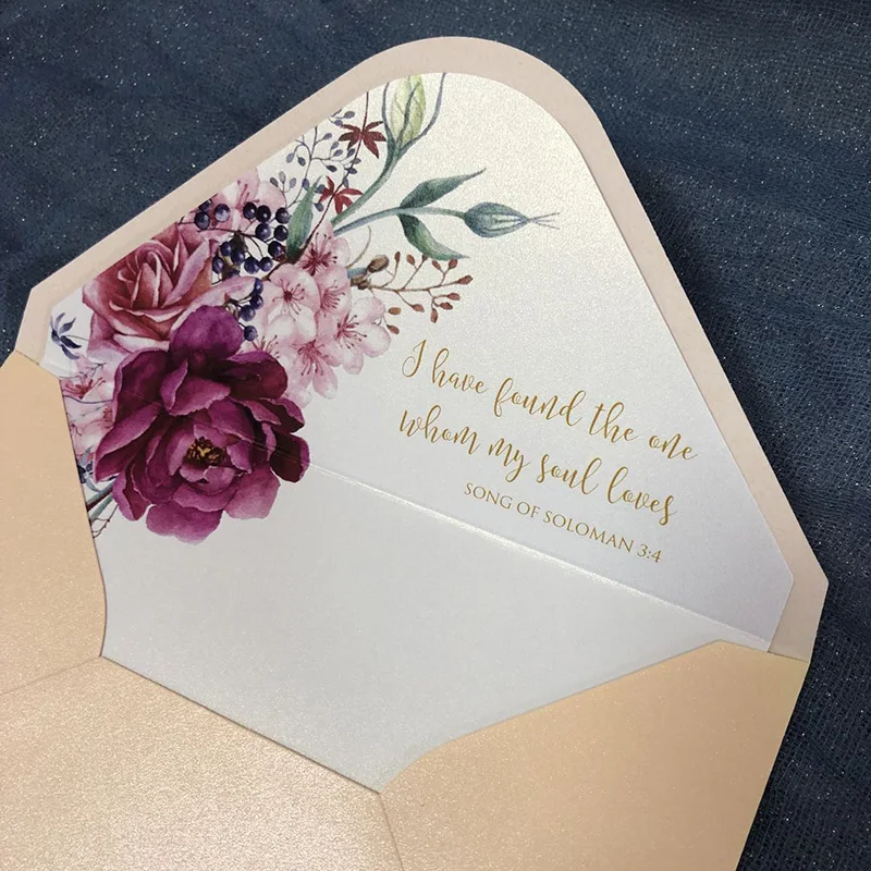 

Custom envelope with floral liner 195x135mm
