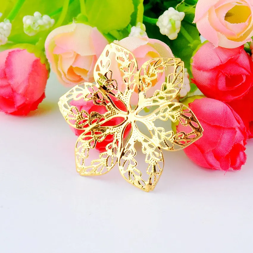 

Free shipping-50Pcs Gold Tone Filigree Flower Wraps Connectors Metal Crafts Decoration DIY Findings Connectors 3.2x2.9cm J2721