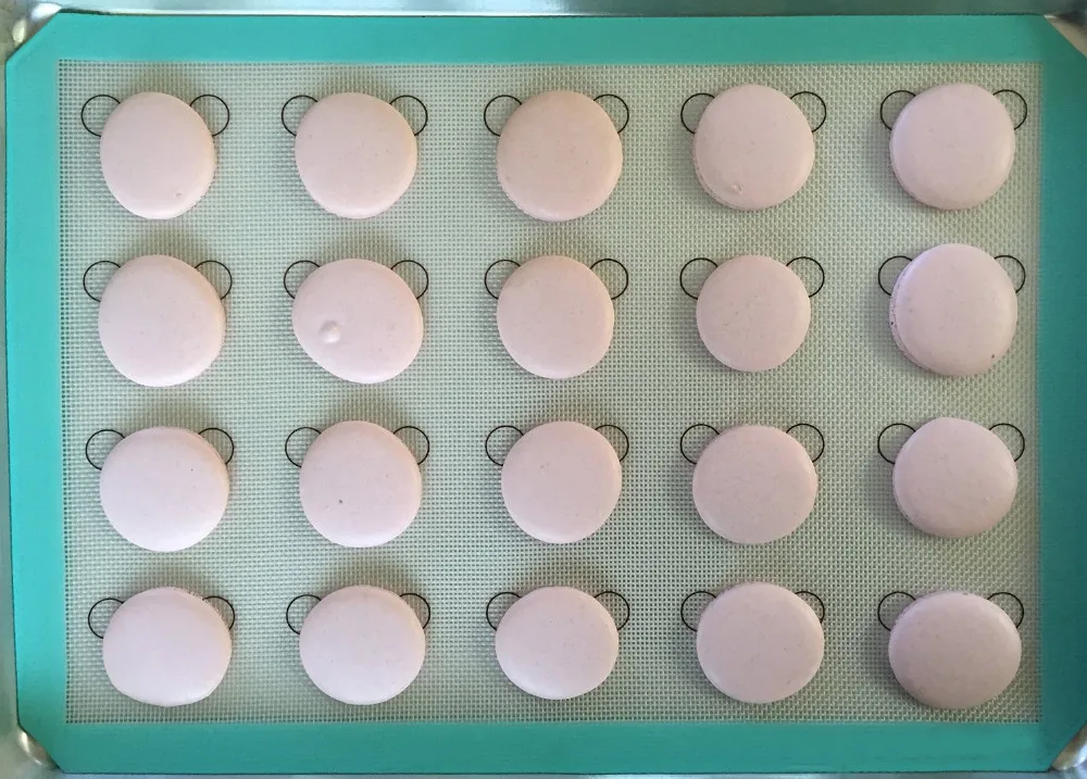 Silicone Baking Mat for Macarons (1)