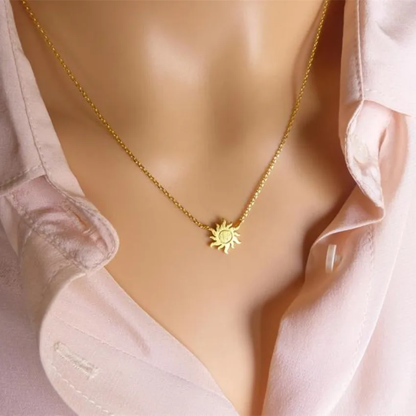 

Stainless Steel Chain Colar Gold Sun Pendant Necklace Women Men Jewelry Christmas Gift Round Charm Choker