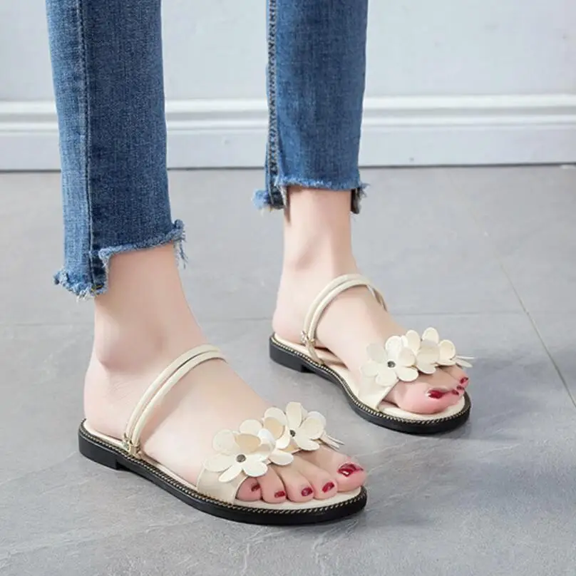 

2019 Free shipping Summer fashion sandals lovely women shoes casual shoes Wild Flats teen p159