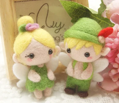 

A pair of angelic elves cartoon set wool needlepoint kit wool felt needle felting keychain craft needlecraft DIY handmade