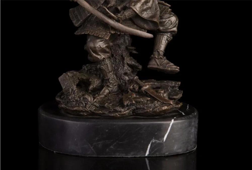 883