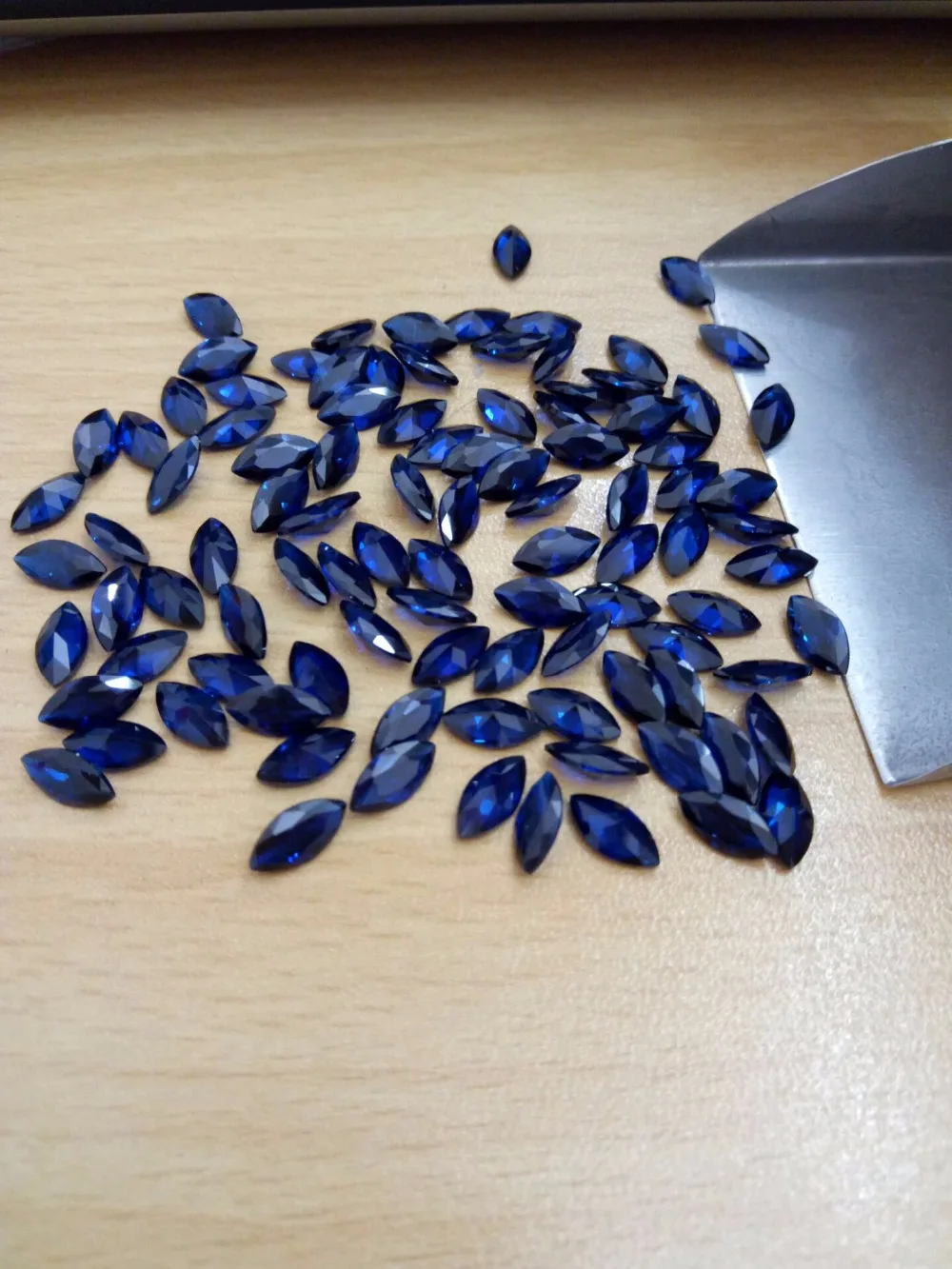 

100pcs 114# Maquise Shape Blue Stone 2x4~4*8mmSynthetic Spinel Blue Stone For Jewelry