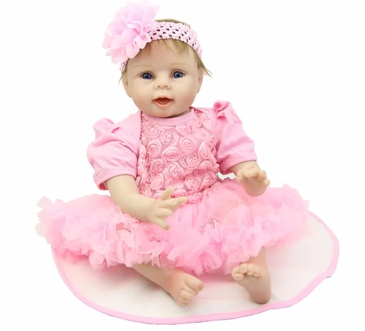 

Fashion 55 cm Reborn Toy Soft Silicone Newborn Doll For Girl 22'' Lifelike Reborn Baby Doll Cloth Body Kids Christmas Gifts