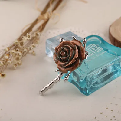 

Game of Thrones Accessories Flag Poison Rose Gold Brooches for Men Flower Brooch Pins And Brooches Gifts Broche Spilla Brosche