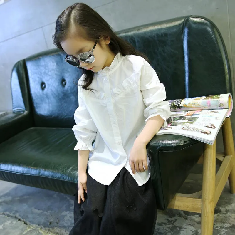 Блузка и рубашки для девочек; Новинка г.; зимние рубашки для маленьких девочек; однотонная белая блузка с воротником и рукавами с рюшами для девочек; одежда для детей