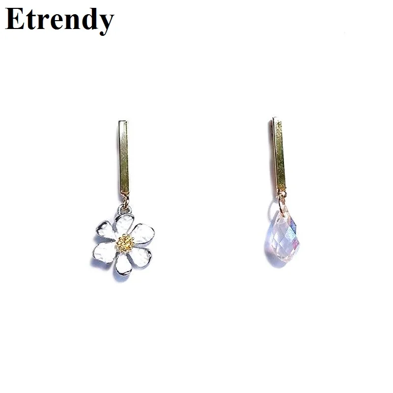 

Korean Simple Flower Petal AB Earrings For Women New Fashion Small Drop Earrings Jewelry Wedding Party Accessories Brincos