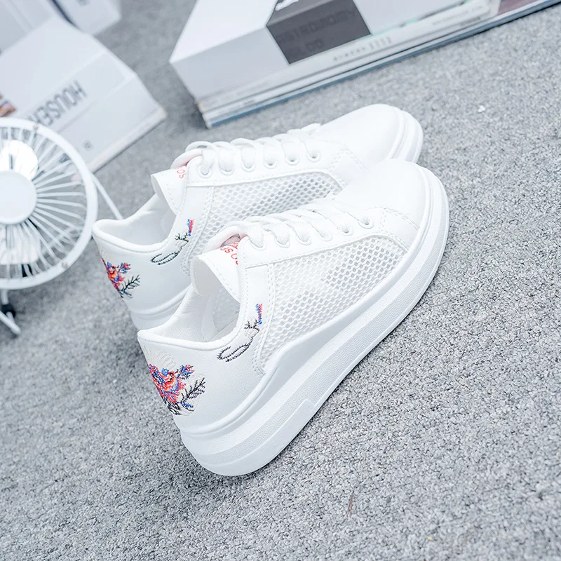 

White Casual Women Vulcanize Shoes Breathable Hollow Lace Up Ladies Shoes Female Leisure Embroidered Sneakers Women Summer Flats