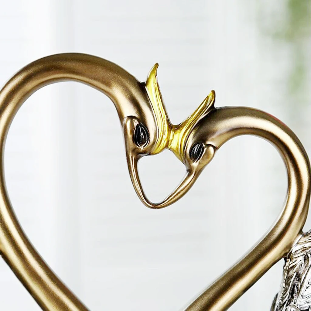 European Couple Kissing Swan Figurines Home Decoration Wedding Gifts Wine Cabinet Display Resin Crafts Household Swan Miniatures
