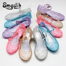 Пляжные сандалии для девочек; детская обувь; модная прозрачная обувь принцессы Эльзы на танкетке; сандалии с кристаллами для девочек; обувь на плоской подошве с перфорацией