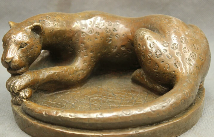

JP S0608 Folk Chinese Bronze Copper Wild Lying Spotted Leopard Panther Statue Ashtray