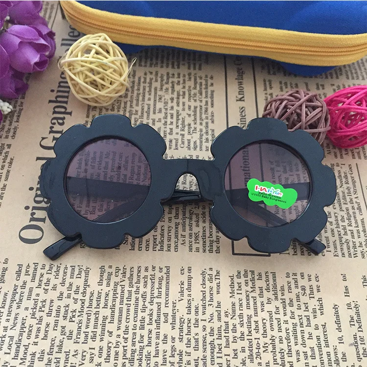 2 шт./лот новое поступление с рисунком "Подсолнух" милые детские солнцезащитные очки круглые линзы для мальчиков и девочек прекрасные очки UV400 Óculos de sol N554 - Цвет линз: Черный