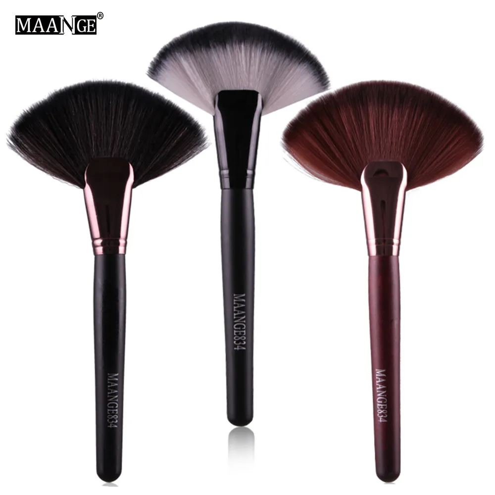 1Pcs Soft Makeup Large Fan Brush Foundation Blush Blusher Powder