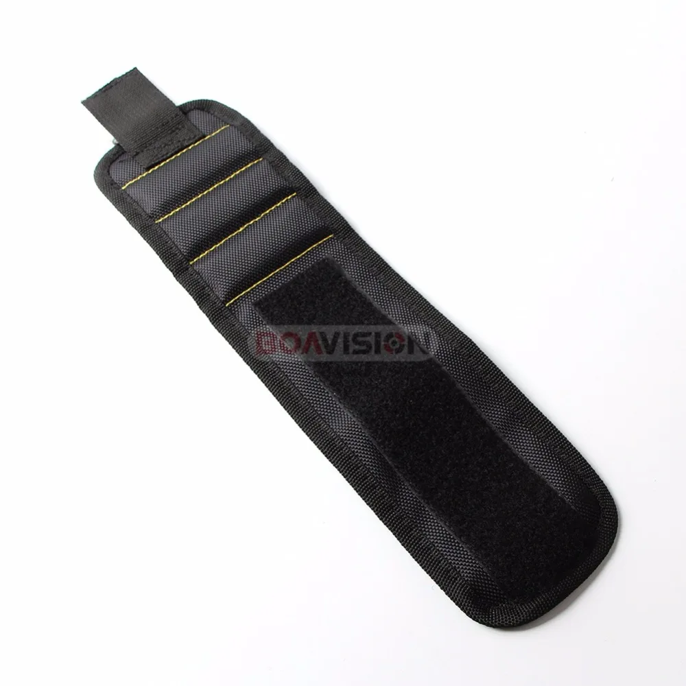 04 Screw Holder Wristband