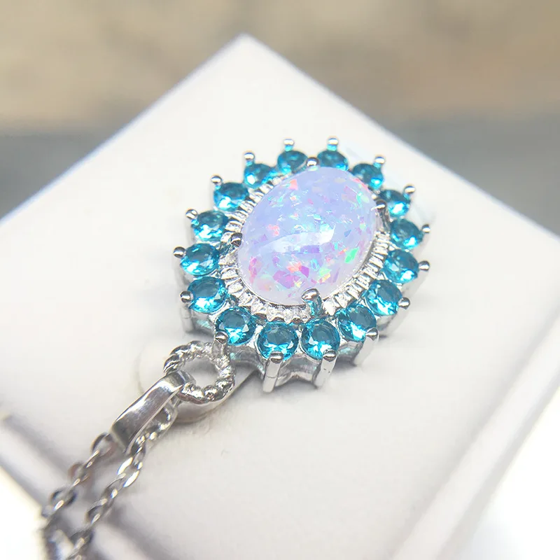 Zirconia pendant necklace