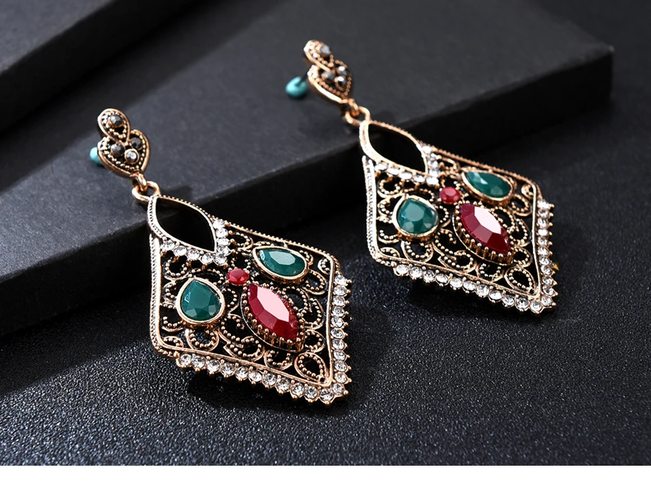 Vintage-geometric-drop-earrings_04