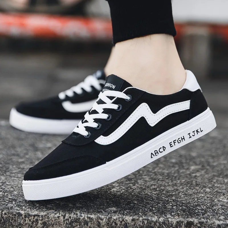 

Spring Autumn Men's Vulcanize Shoes Letter Print Lace-up Canvas Male Shoes White Black Fashion Men Casual Flat Shoes 2019 CJW