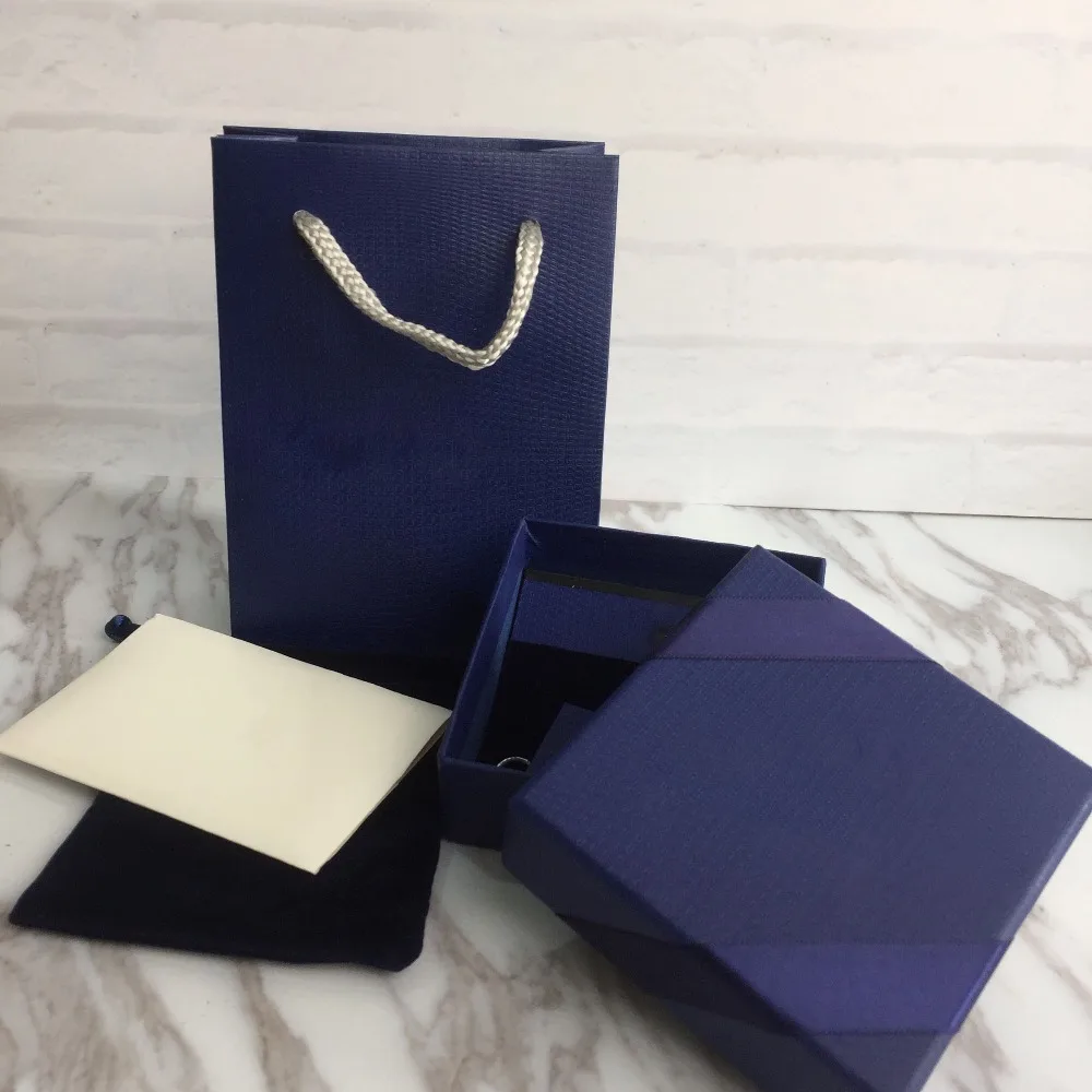 

Necklace earrings ring bracelet bracelet packaging