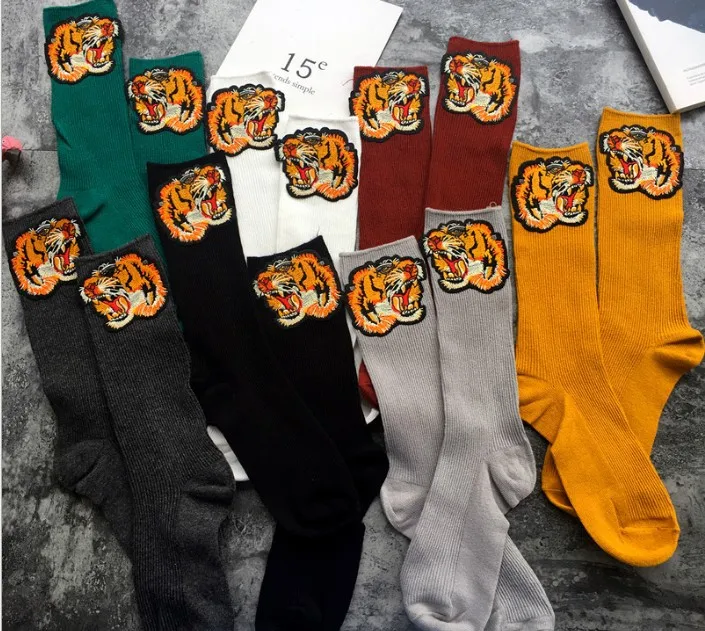 gtglad Embroidery Socks For Women Winter Retro embroidery tigers Hand