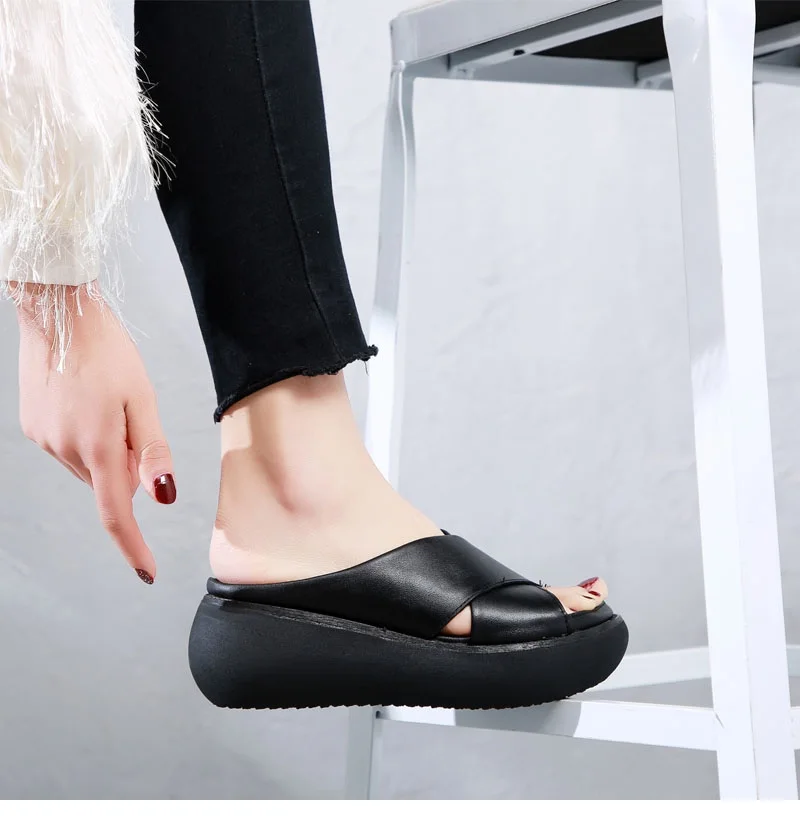 DRKANOL/женские шлепанцы; Летняя обувь на танкетке; качественные босоножки из натуральной кожи с открытым носком в стиле ретро на высоком каблуке; женские шлепанцы на платформе