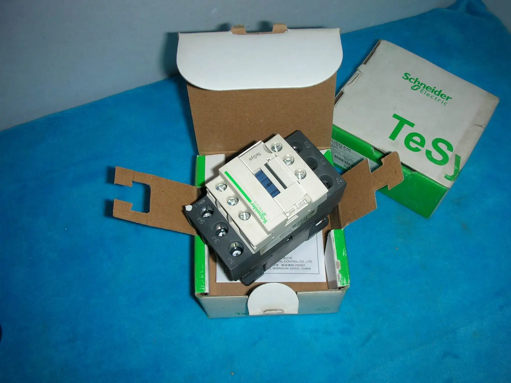 contactor schneider 02