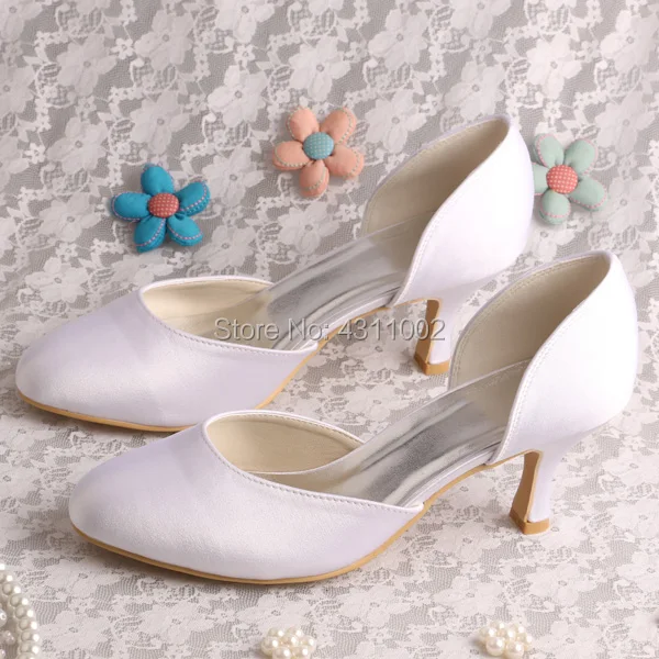 

Wedopus Simple Design Mother of Groom Wedding Shoes Closed Toe White Pumps