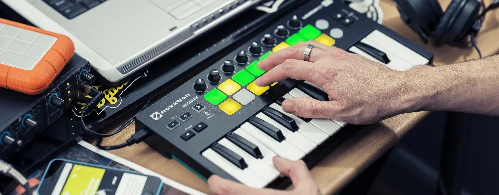 Novation Launchkey Mini MK2 MKII портативный 25-ключ USB Ableton Live Lite MIDI контроллер клавиатуры чувствительной барабанные тормозные колодки для ди-Джея свет для сцены парти