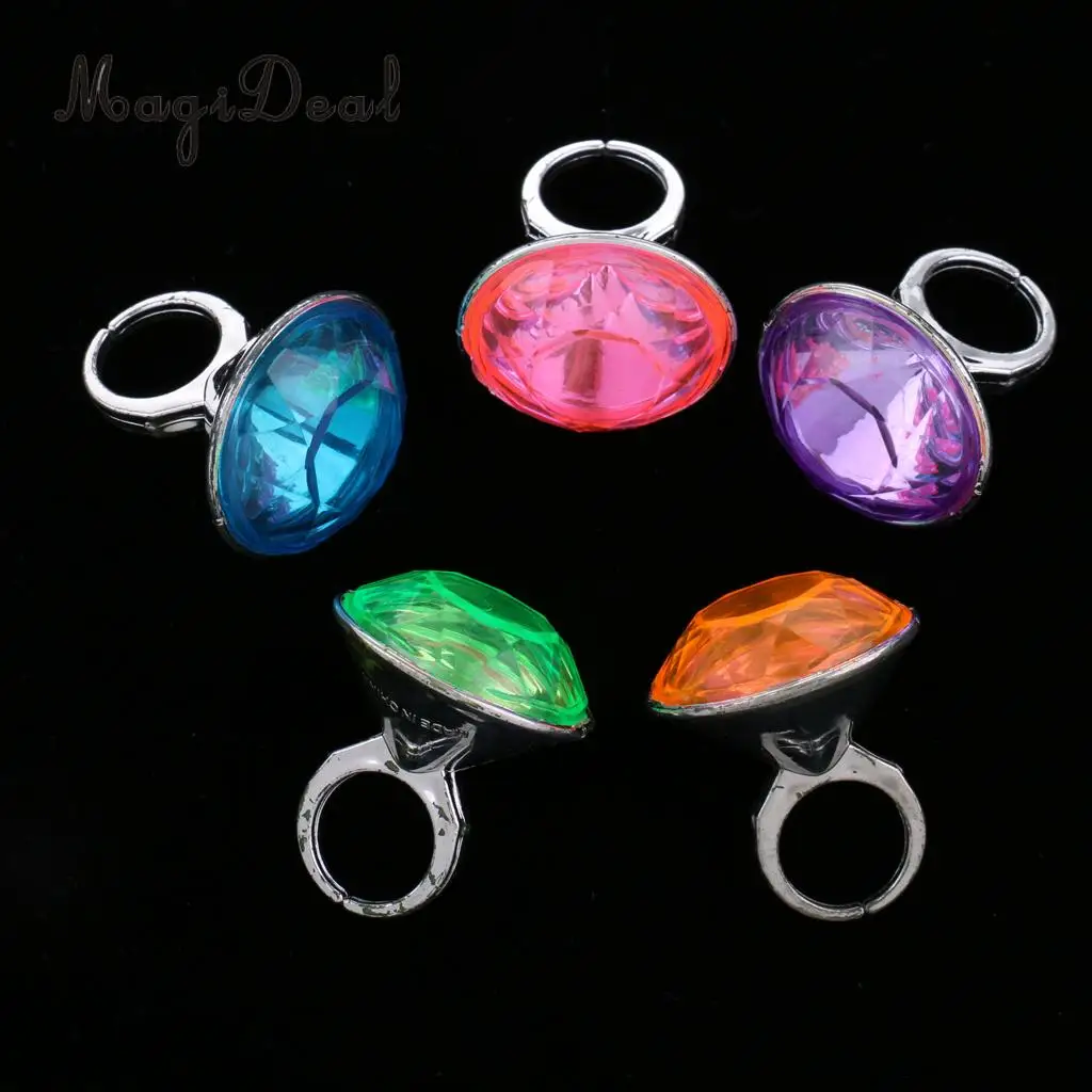 5 Pieces Kids Plastic Diamond Rings Jewelry Prizes for Classroom Teacher, Pinata Filler Toy Random Color