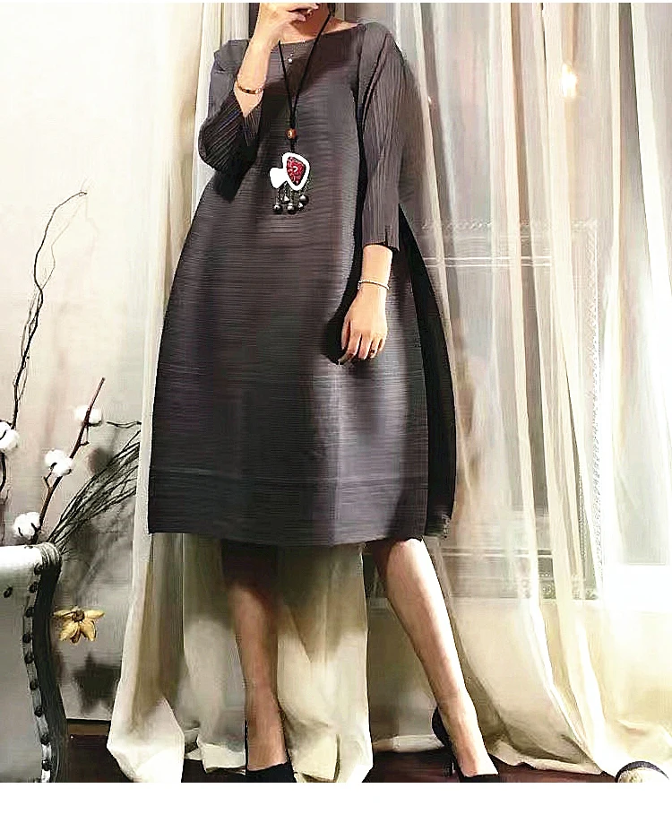Changpleat осень водолазка женское платье Miyak плиссированные модные Дизайн Твердые свободные Большие размеры женские до колена платье прилив