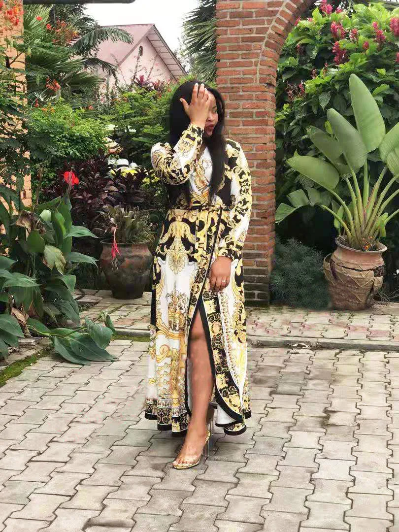 

2019 spring and summer hot sale, leisure, hot V collar cardigan digital printing big name belt slit sexy dress