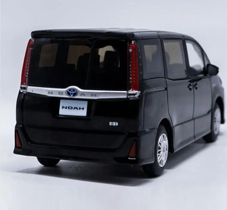 1:30 сплав модели автомобилей, высокая моделирования toyota NOAH MPV, металлические литья, игрушечные транспортные средства, Коллекционная модель