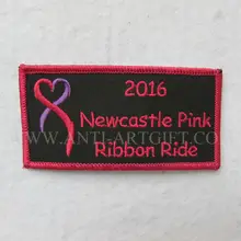 Заказные нашивки для вышивки вашим логотипом " с новой лентой розового цвета merrow iron на спине OEM/ODM service