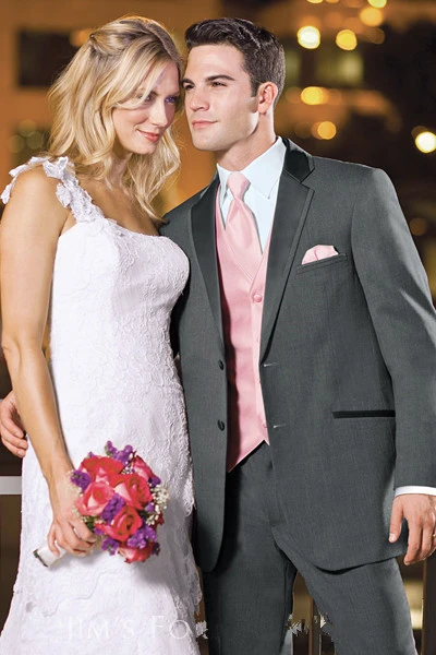 costume gris et rose