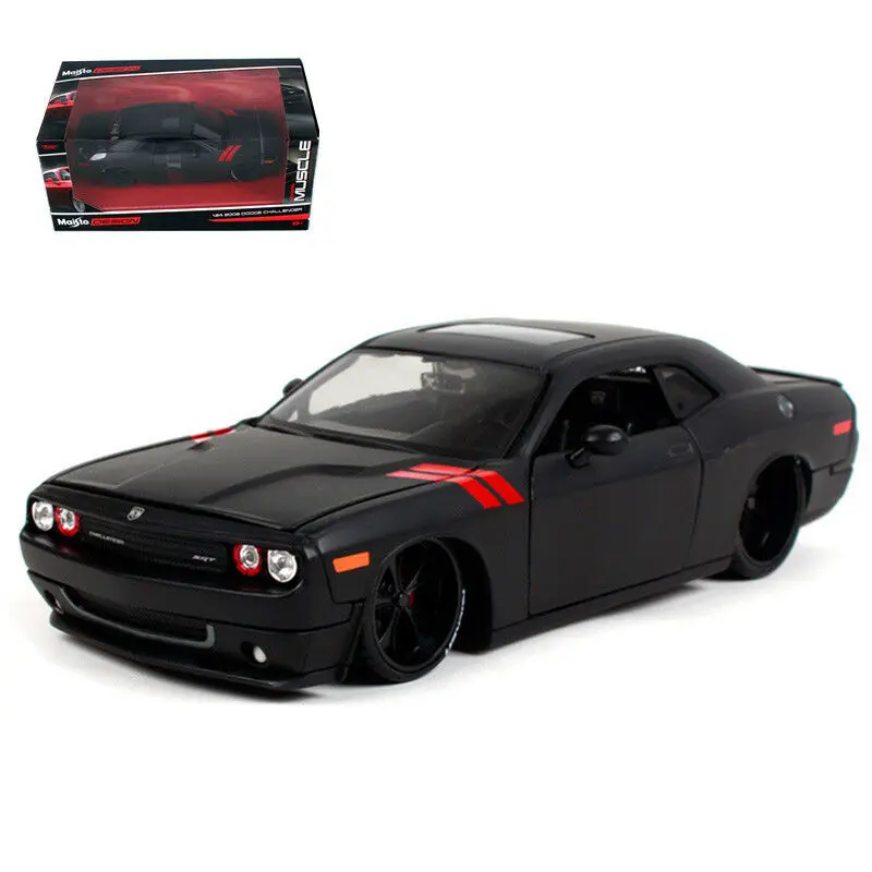 Maisto 1:24 2008 Dodge Challenger SRT8 
