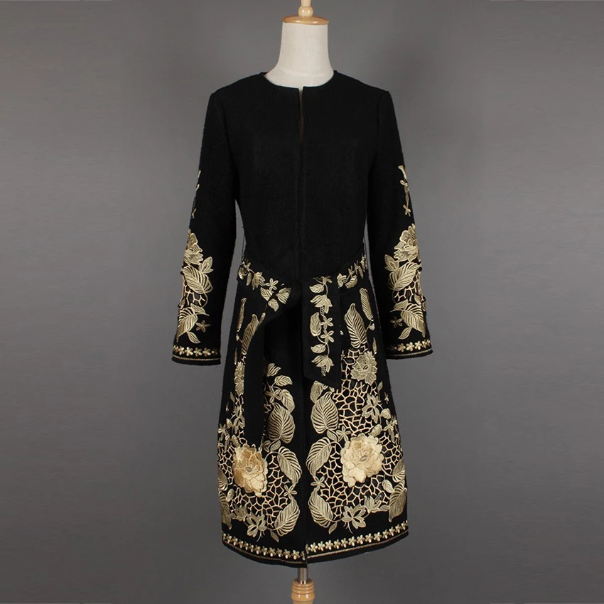 Дизайнерские пальто с вышивкой. Пальто женское с узором. Пальто вышитое. Вышитое пальто. Пальто вышитое.