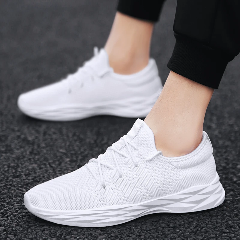 

New White Sneakers 2019 Men Running Shoes Breathable Running Shoes Men Lace-up Comfortable Flyknit Air Mesh Sport Gym Shoes Men