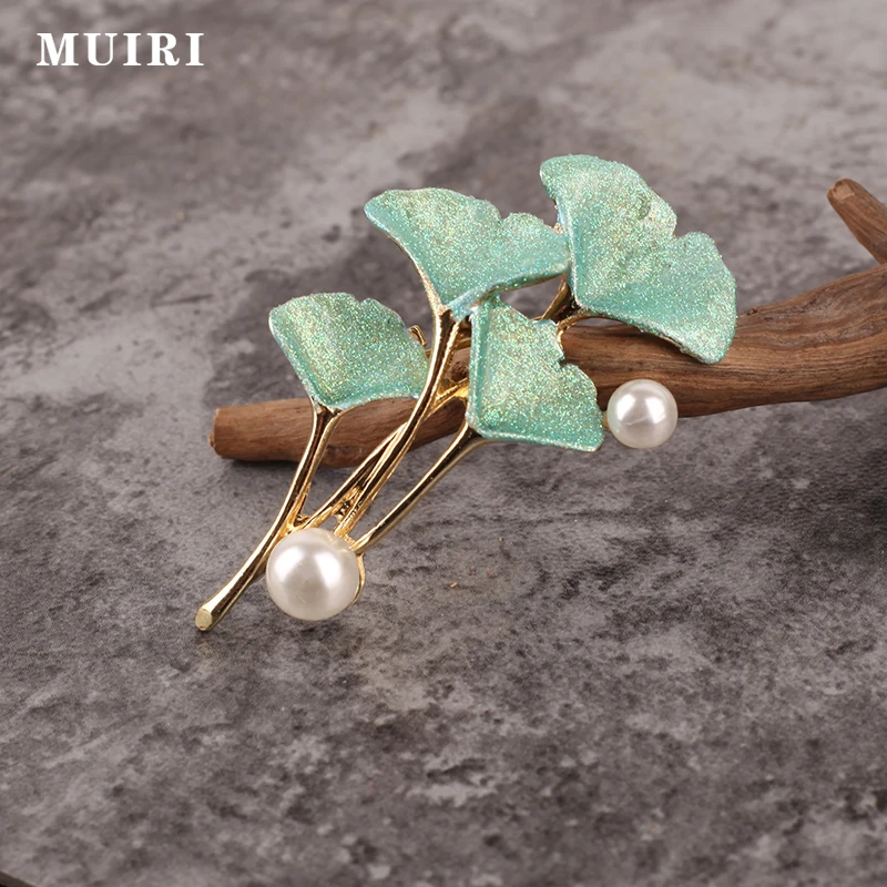 Lucky Leaves Broches Pins for Women Brooch Alloy Safety Party Ball