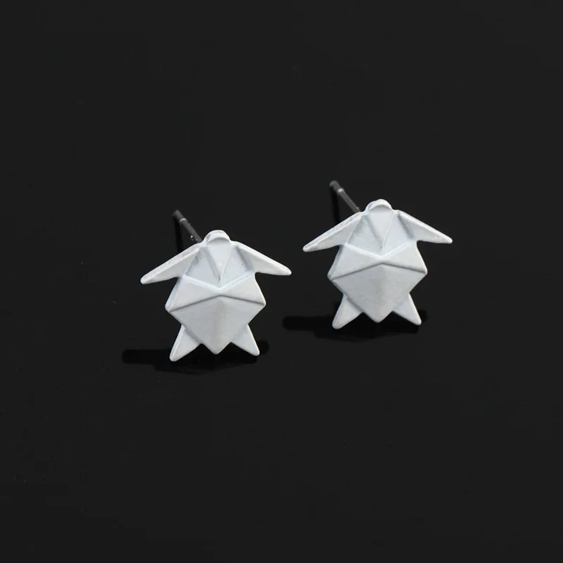 

White Color Crease Stud Earring Korean Fashion Simple Earrings Jewelry Earings for Women Minimalist Cute Earrings for Female