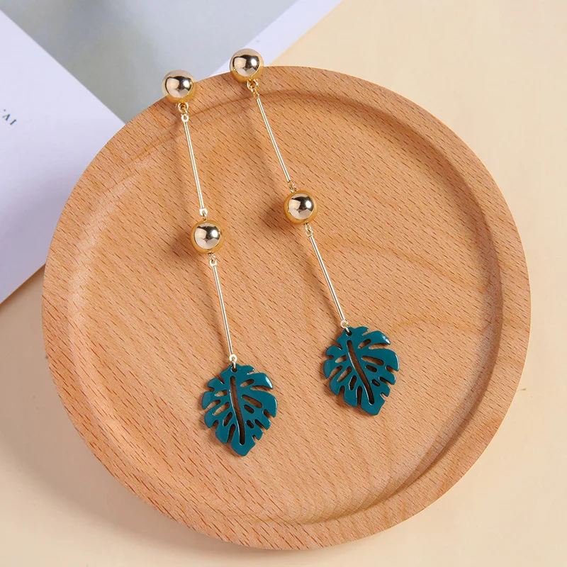 

ERLUER Retro Plant Green Palm Leaf Pendant Earrings for Women Girls Bead Metal Long Statement Dorp Earring Party Fashion Jewelry