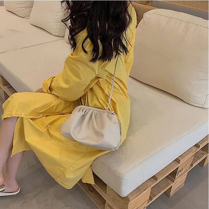 

2020 New Ladies Dumplings Package Simple Solid Color Handbag Fashion Trend Wild Personality Shoulder Messenger Bag Purse